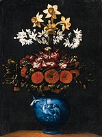 ファイアンス焼きの花瓶と花