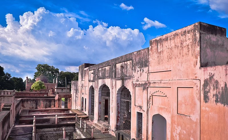 File:শাহ সুজার তাহখানা, Taha-Khana of Shah Shuja (cropped).jpg