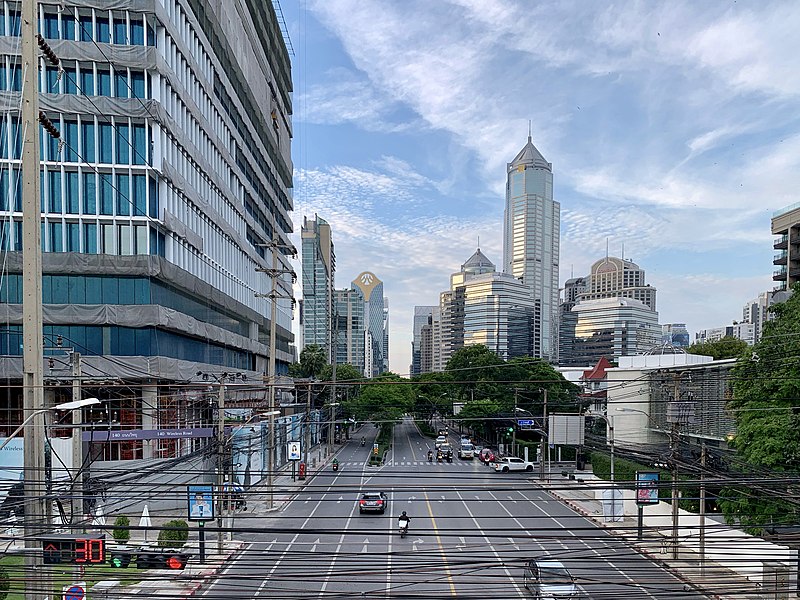 File:ถนนวิทยุ Wirless Road (aka Witthayu Road ).jpg