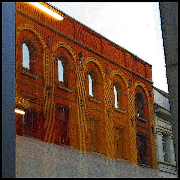 File:19th Century Warehouse in Reflection - panoramio.jpg
