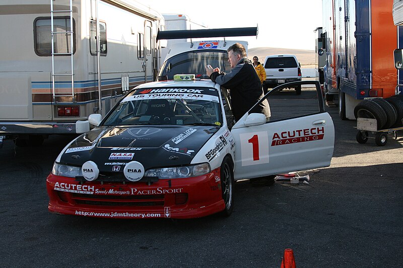 File:2007 25hrThunderhill 473 (2088907376).jpg