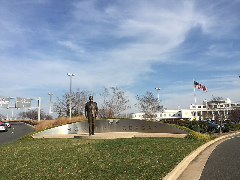 File:2015-12-08 13 12 34 Display at the entrance to Ronald Reagan Washington National Airport in Arlington, Virginia.jpg