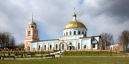 Киров калужской фото. Собор Александра Невского в Кирове Калужской области. Киров Калужская область Церковь Александра Невского. Храм Александра Невского Киров Калужской. Ков Калужская Церковь Александра.