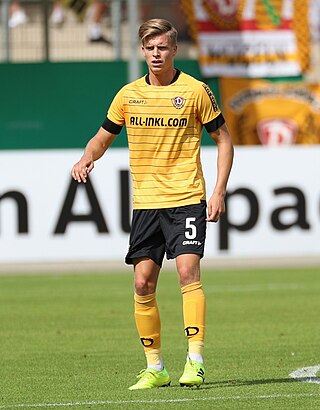 <span class="mw-page-title-main">Dženis Burnić</span> Bosnian footballer (born 1998)