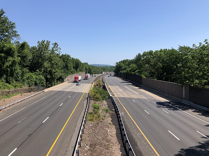 File:2021-06-30 10 59 05 View north along Interstate 287 from the overpass for the rail line between Washington Avenue and Somerset County Route 613 (Finley Avenue) in Bernards Township, Somerset County, New Jersey.jpg