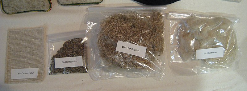 File:4 products of hemp-fabric+paring+fibres+wool PNr°0084.jpg