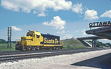 AT amp; SF GP9u 2281 in Ottawa, KS im Juni 1985. (29003016466).jpg