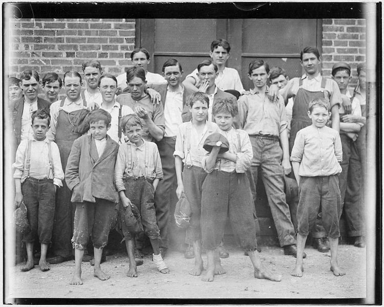 File:A few of the young workers in the Beaumont Mill. Spartenburg, S.C. - NARA - 523540.jpg