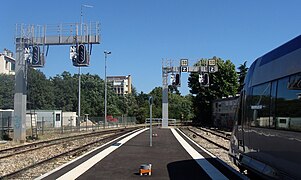 Après rénovation, signaux de sortie de gare (côté Gardanne).