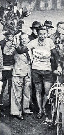 André Desforges en avril 1939 (vainqueur Critérium du Nasional).jpg