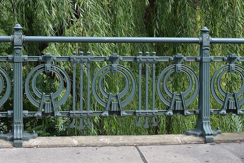 File:Art nouveau fence near U-Bahnhof Roßauer Lände, Vienna.jpg