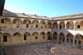 Assisi, Sacro Convento, chiostro di Sisto IV (lati ovest e nord).