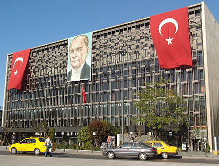 Культурные центры турции. Культурный центр Ататюрка Стамбул. Культурный центр Ататюрка на площади Таксим. Туркия здание оттатурк. Центр Ататюрка в Стамбуле зал.
