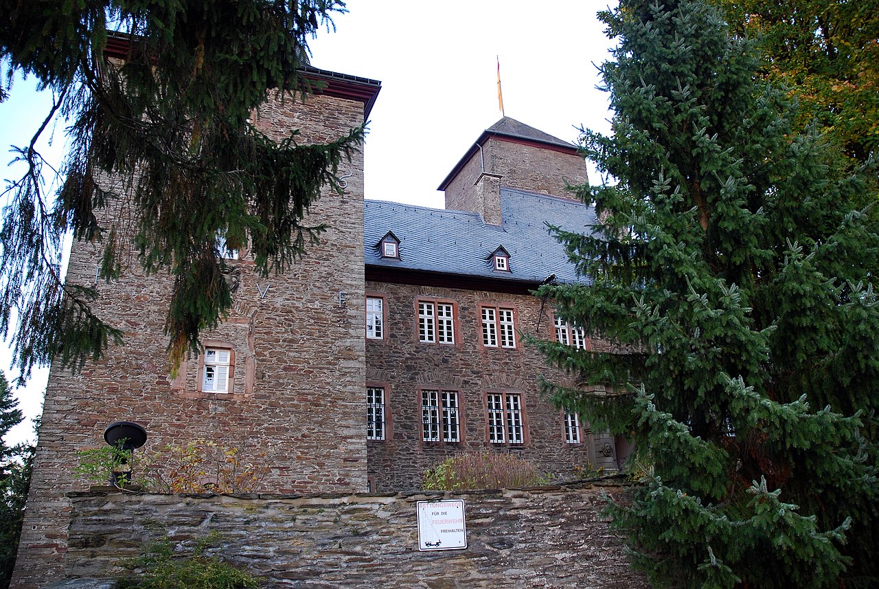 Шнелленберг замок. Аттендорн. Шнелленберг замок в Германии. Schnellenberg Castle, Germany.. Шнелленберг замок фото.