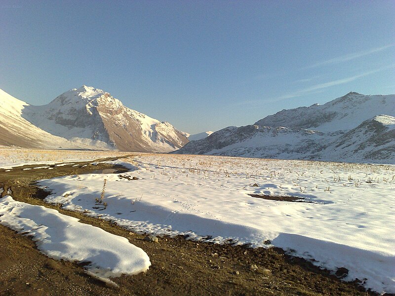 File:Autumn & Snowy day, Lar, Tehran روزهای برفی در یُردقِیدر لار - panoramio.jpg