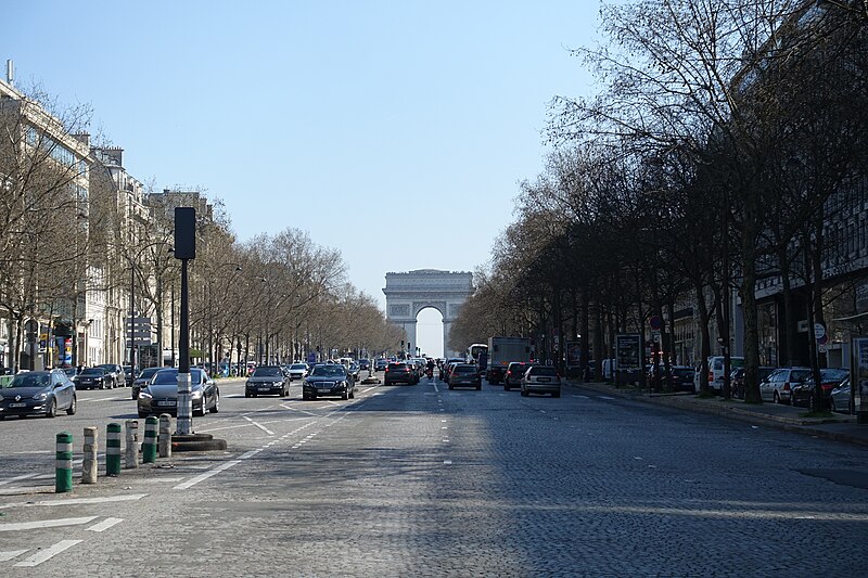 File:Avenue de la Grande-Armée, Paris 25 March 2017 .jpg