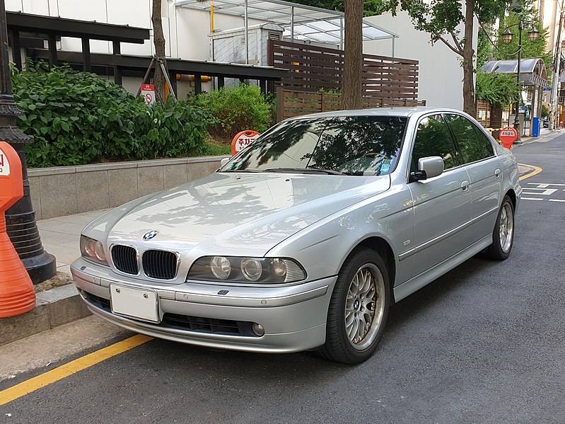 File:BMW 530i E39 silver (4).jpg