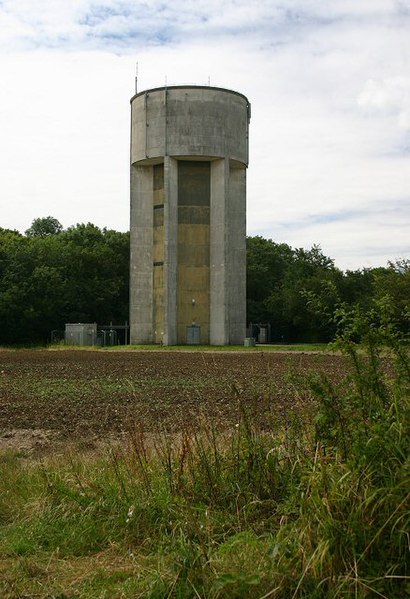 File:Balsham water tower - geograph.org.uk - 524268.jpg