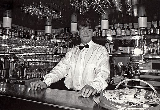Barman. Skyline Hotell Malmö 1992.