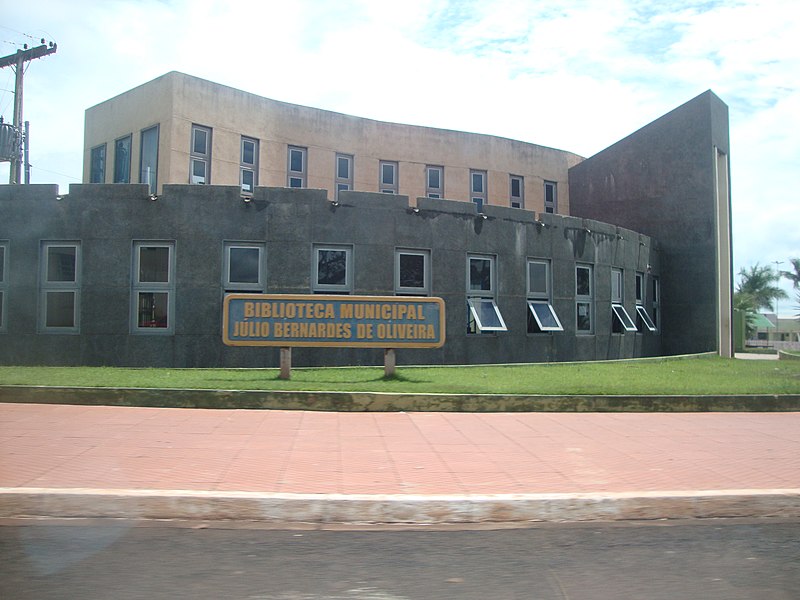 File:Biblioteca de Sao Simao GO - panoramio.jpg