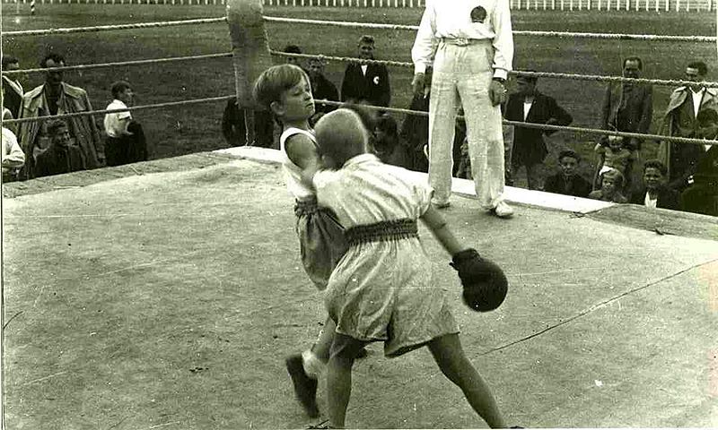 File:Boxing-match in Buzanszky stadium.jpg