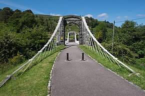 View of the Bridge of Oich showing how the tapered main chain taper is achieved Bridge of Oich - from the SE.jpg