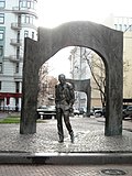 Thumbnail for File:Bulat Okudzhava Statue.jpg