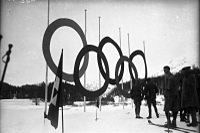 Bundesarchiv Bild 102-00794, St. Moritz, Olympische Ringe.jpg
