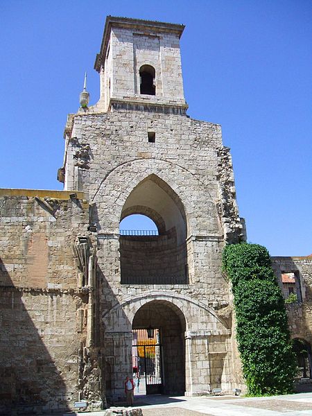 File:Burgos - Monasterio de San Juan 07.jpg