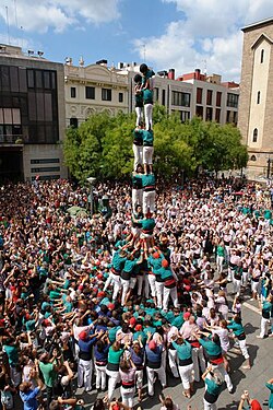2 de 8 amb folre dels Castellers de Sabadell, Sabadell, Vallès Occidental.