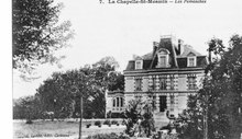 Sort og hvidt postkort, der repræsenterer en bygning ved navn "Les Pervenches".