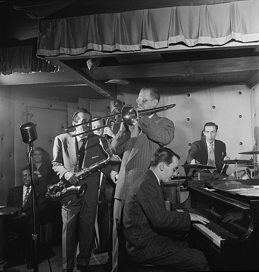 Charlie Ventura, Curley Russell, Bill Harris, Ralph Burns, and Dave Tough, Three Deuces, New York, N.Y., ca. Apr. 1947 (William P. Gottlieb 00911)