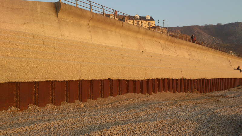 File:Chesil Cove flood defences.png