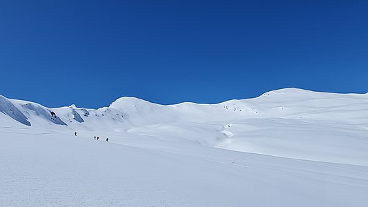 Die Hänge von Chlin Hüreli (l.) und Grosshorn, aufgenommen von den Pürder Alpa.