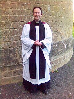 <span class="mw-page-title-main">Vicar (Anglicanism)</span> Title in the Church of England