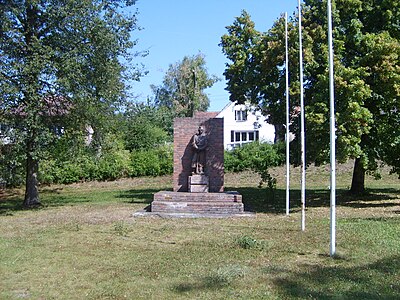 Chotíkov : monument aux morts.