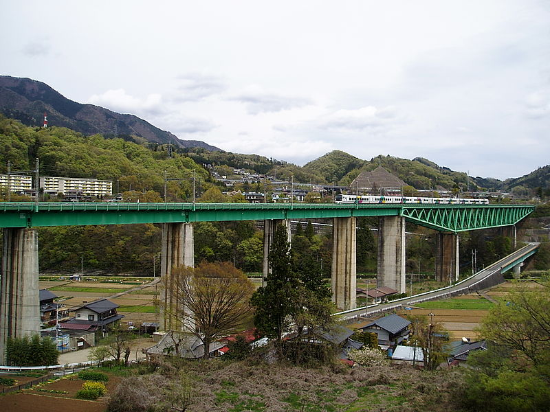 File:Chuo-East-New-Katsuragawa-Bridge.jpg