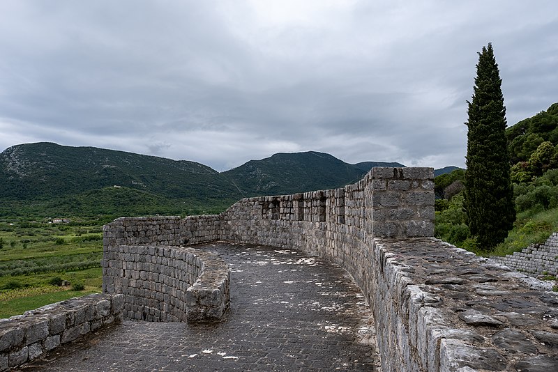 File:City walls, Ston, Croatia (PPL1-Corrected) julesvernex2.jpg