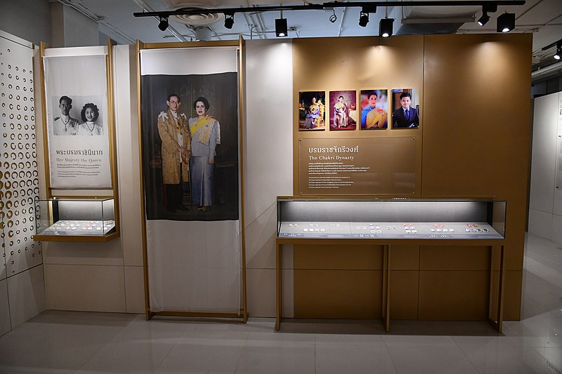 File:Coin Museum Thailand by Trisorn Triboon 100.jpg