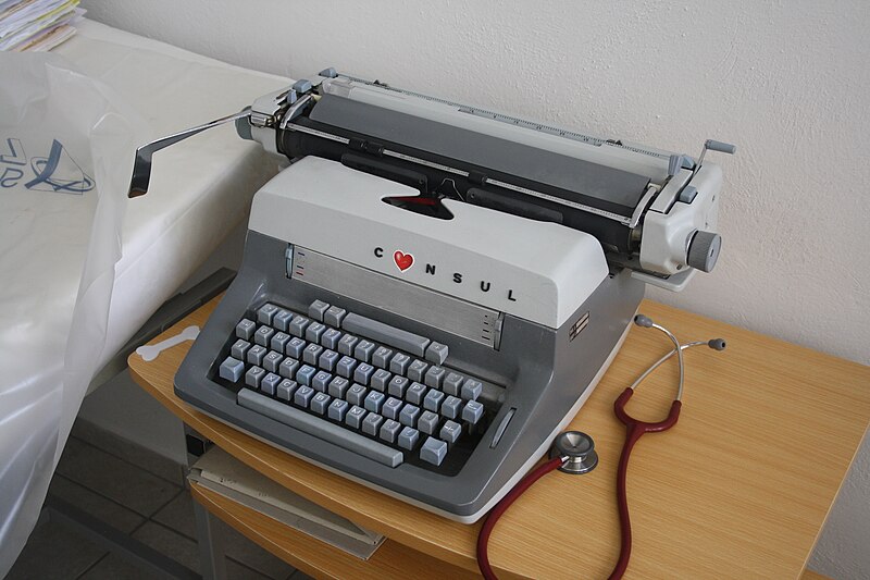 File:Consul typewriter in Třebíč, Třebíč District.jpg