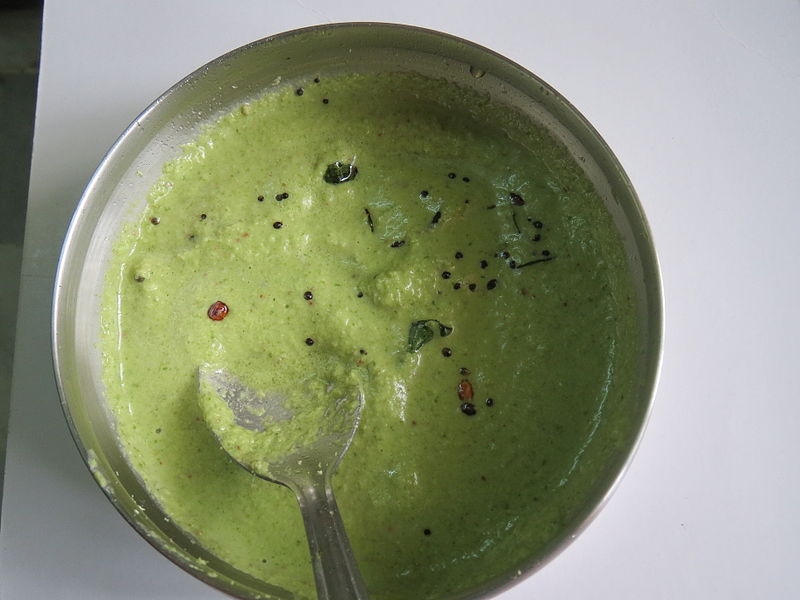 File:Corriander leaves-Cocunut chutney.jpg