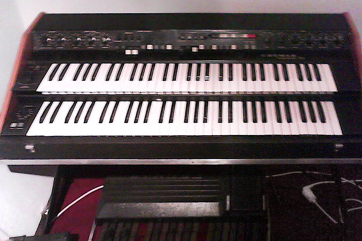 Electronic keyboard - Wikipedia