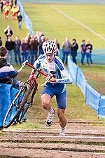 Thumbnail for File:Cyclo-Cross international de Dijon 2014 Juniors &amp; Féminines 075.jpg