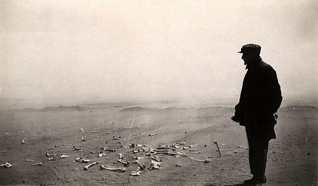 The Armenian leader Papasian considers the last remnants of the murders at Deir ez-Zor in 1915–1916.
