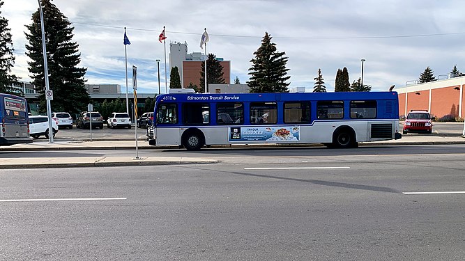 Edmonton Transit Service New Flyer D40LFR on 106 Street