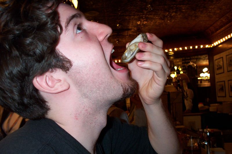 File:Eating an oyster.jpg