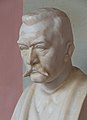 * Nomination Edmund von Neusser (1852-1912), bust (marble) in the Arkadenhof of the University of Vienna --Hubertl 08:19, 5 December 2015 (UTC) * Promotion Good quality. --Cccefalon 08:22, 5 December 2015 (UTC)