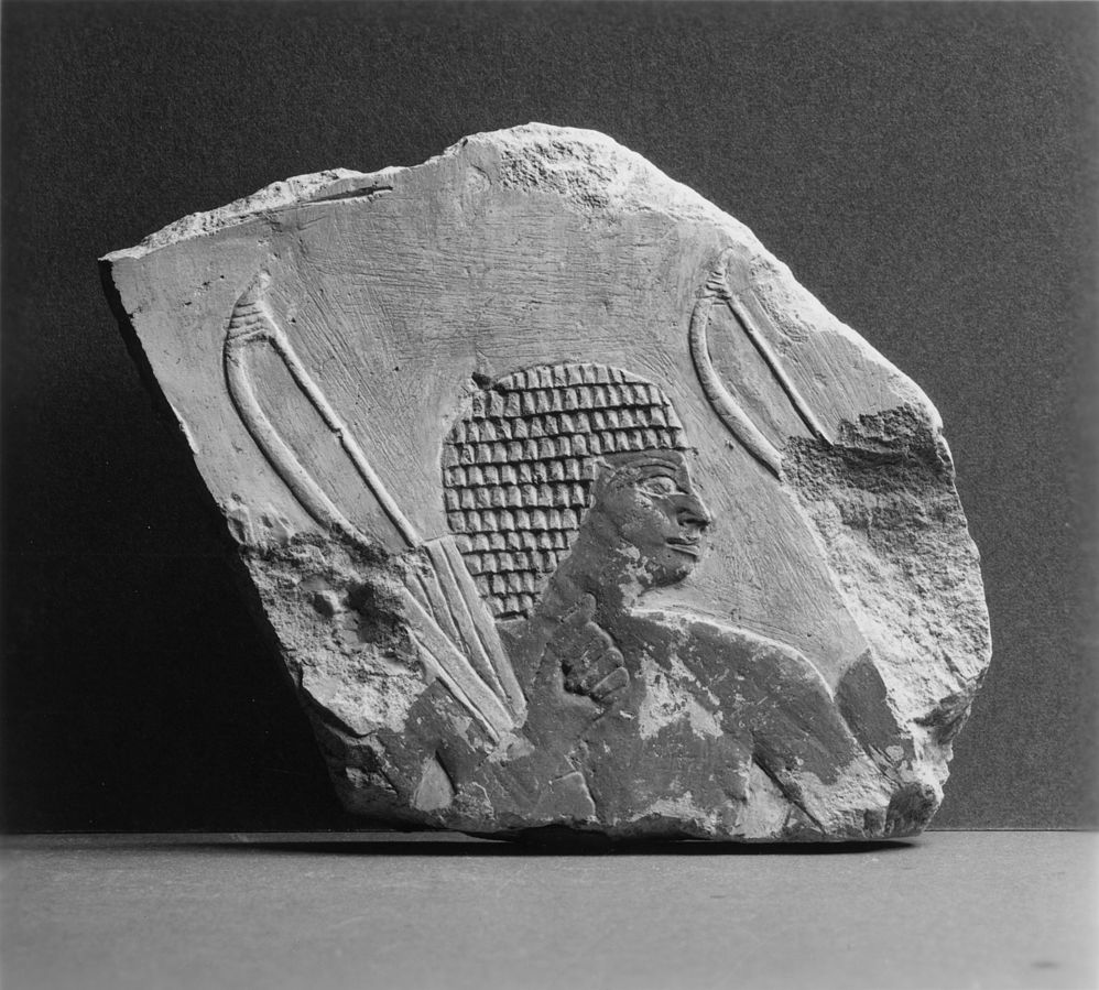 Walters art Museum - Página 2 998px-Egyptian_-_Wall_Fragment_of_Men_with_Bows_-_Walters_2298