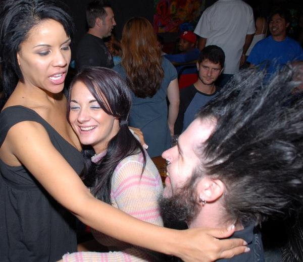 Static with his wife Tera Wray (center) in 2007