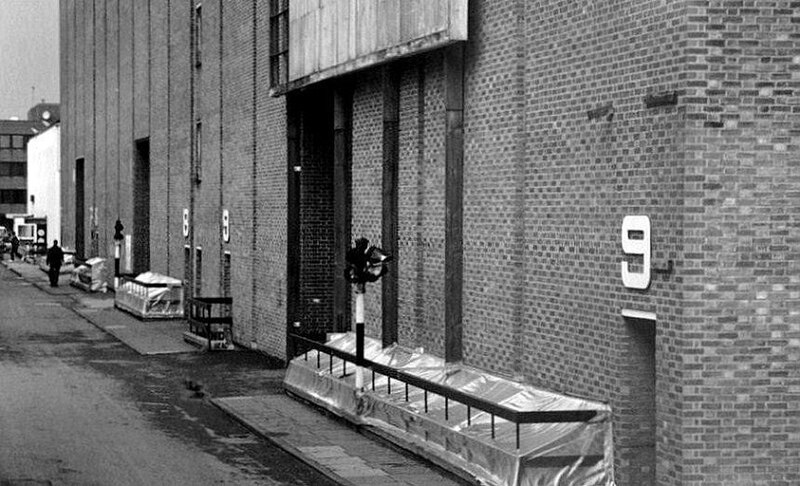 Datei:Elstree Studios Block.jpg